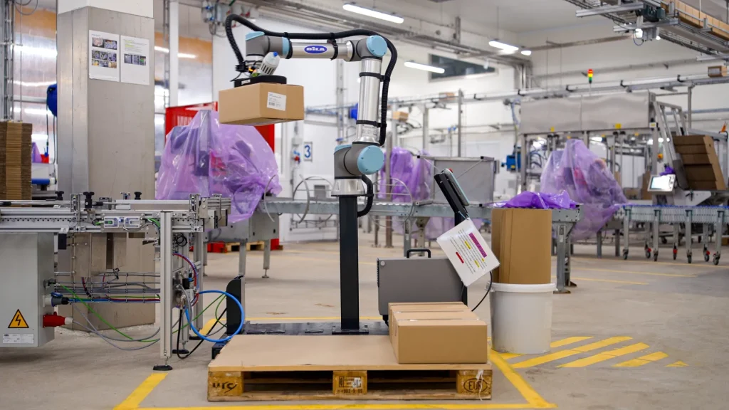 Cobots reduce employee lifting by 50%