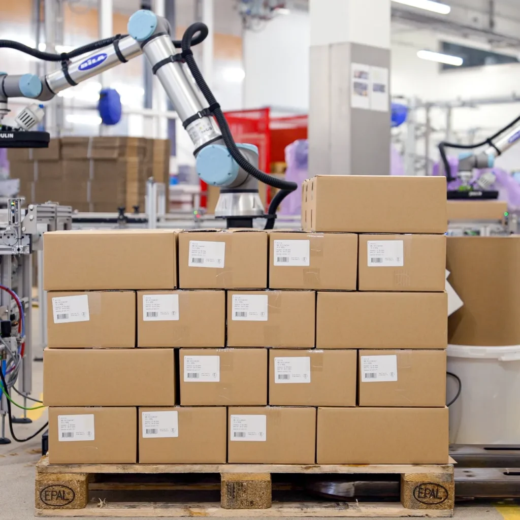 Cobots reduce employee lifting by 50%