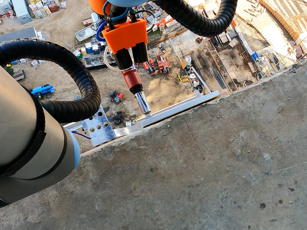 Built-in force/torque sensors offer precise control