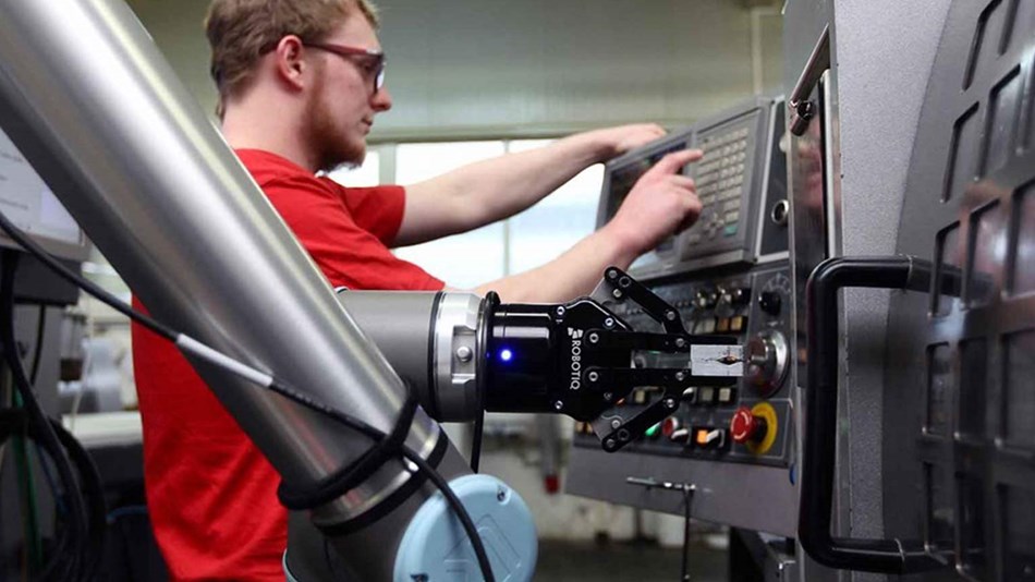 The Robotiq 2F-85 electric gripper helped STAMIT boost productivity, reduce downtime, and allowed workers to focus on more engaging tasks.