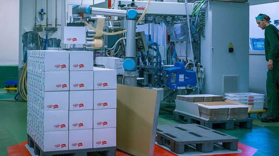 UR10 Cobot with Unigripper SMS 80-200 vacuum gripper, capable of lifting and stacking an average of 1,700 boxes per day.